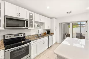 749 91st Ave N, Naples, FL 34108 - Photo 9