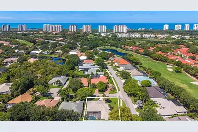 7018 Greentree Dr, Naples, FL 34108 - Photo 3