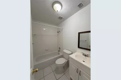 4629 Bayshore Dr #J7, Naples, FL 34112 - Photo 9