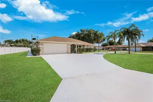 1002 SE 5th St, Cape Coral, FL 33990 - Photo 3
