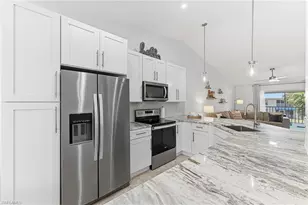 887 Gulf Pavilion Dr, Naples, FL 34108 - Photo 7