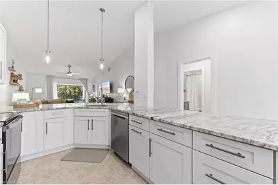887 Gulf Pavilion Dr #203, Naples, FL 34108 - Photo 11