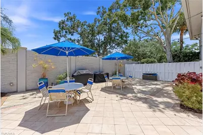 887 Gulf Pavilion Dr #203, Naples, FL 34108 - Photo 29