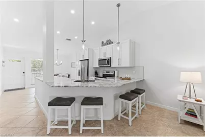 887 Gulf Pavilion Dr #203, Naples, FL 34108 - Photo 5