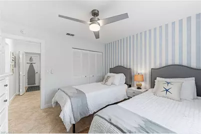 887 Gulf Pavilion Dr #203, Naples, FL 34108 - Photo 23