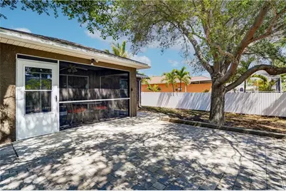 1427 NE Juanita Pl, Cape Coral, FL 33909 - Photo 19