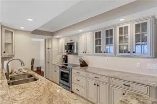 10851 Gulf Shore Dr, Naples, FL 34108 - Photo 5