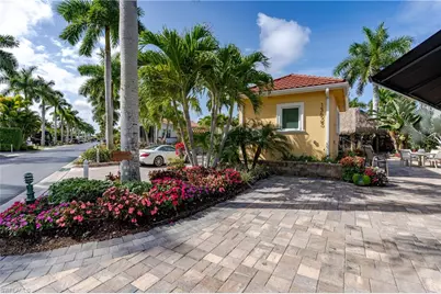 13625 Snapper Ln, Naples, FL 34114 - Photo 5