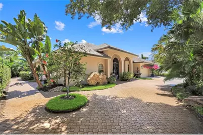 2039 Imperial Cir, Naples, FL 34110 - Photo 9