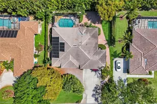 2039 Imperial Cir, Naples, FL 34110 - Photo 39
