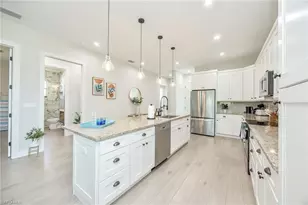 3552 Hibiscus Ave, Naples, FL 34104 - Photo 7