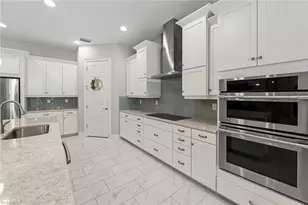 14756 Windward Ln, Naples, FL 34114 - Photo 9