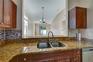 3616 Pine Oak Cir, Fort Myers, FL 33916 - Photo 9