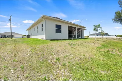121 NE 8th Ter, Cape Coral, FL 33909 - Photo 33