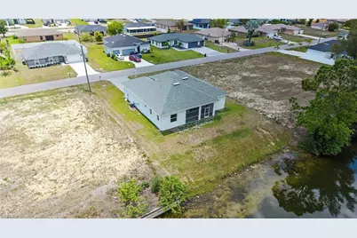 121 NE 8th Ter, Cape Coral, FL 33909 - Photo 35