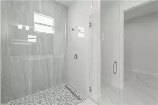 121 NE 8th Terrace, Cape Coral, FL 33909 - Photo 21