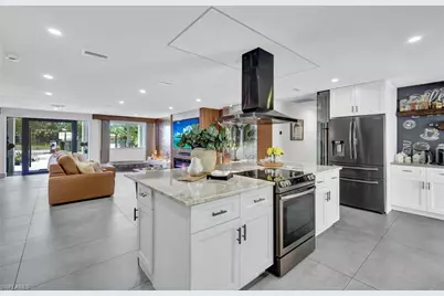 121 20th Ave NE, Naples, FL 34120 - Photo 11