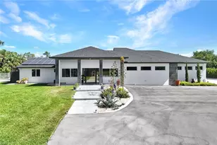 121 20th Ave NE, Naples, FL 34120 - Photo 3
