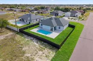 2220 NE 9th Pl, Cape Coral, FL 33909 - Photo 5