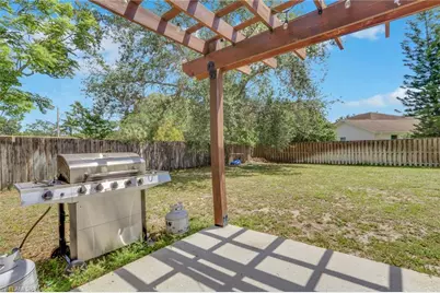 3300 Valencia Dr, Naples, FL 34120 - Photo 23