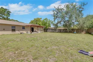 3300 Valencia Dr, Naples, FL 34120 - Photo 25