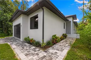3012 Pine Tree Dr, Naples, FL 34112 - Photo 39