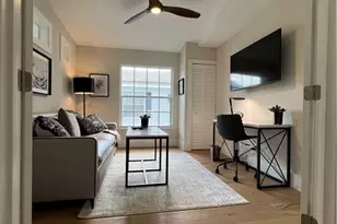 7087 Barrington Cir, Naples, FL 34108 - Photo 5