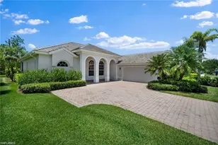 8884 Mustang Island Cir, Naples, FL 34113 - Photo 3
