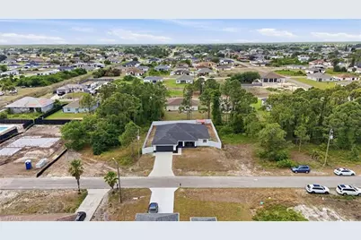 2907 18th St SW, Lehigh Acres, FL 33976 - Photo 7
