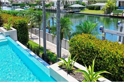 1888 6th St S, Naples, FL 34102 - Photo 17