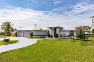 512 SE 33rd Terrace, Cape Coral, FL 33904 - Photo 3