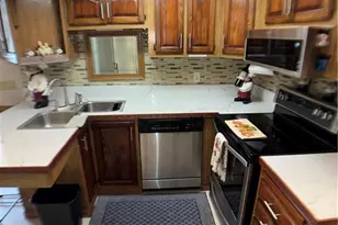 254 Bass Ct, Naples, FL 34145 - Photo 5