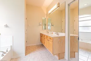 1992 Crestview Way, Naples, FL 34119 - Photo 45