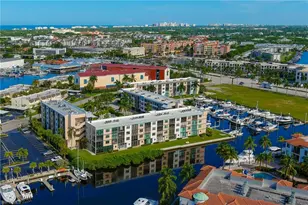803 River Point Dr, Naples, FL 34102 - Photo 3