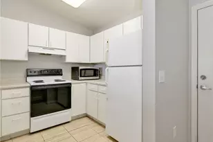 8284 Key Royal Cir, Naples, FL 34119 - Photo 5