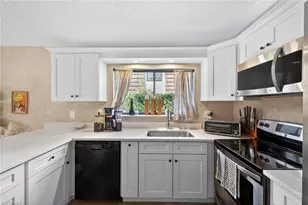 1466 Park Shore Cir, Fort Myers, FL 33901 - Photo 7