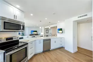 4041 Gulf Shore Blvd N, Naples, FL 34103 - Photo 11
