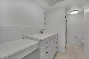 656 Binnacle Dr, Naples, FL 34103 - Photo 15