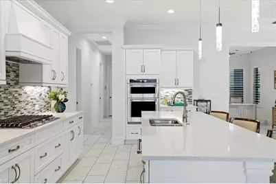14386 Laguna Springs Ln, Naples, FL 34114 - Photo 11