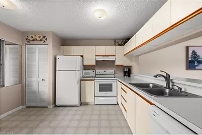 5784 Deauville Cir #B103, Naples, FL 34112 - Photo 5