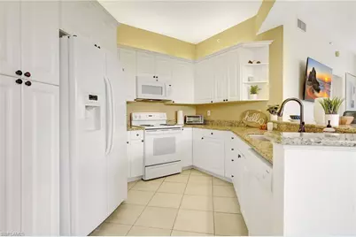 470 Launch Cir #V-405, Naples, FL 34108 - Photo 5