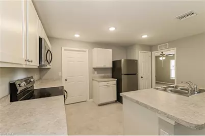 2916 42nd St SW, Lehigh Acres, FL 33976 - Photo 7