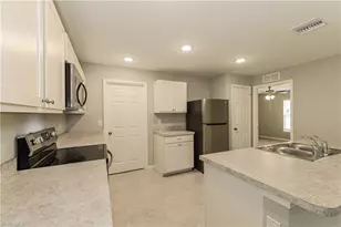 2916 42nd St SW, Lehigh Acres, FL 33976 - Photo 7