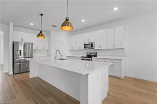 1779 Hagen Ct, Naples, FL 34120 - Photo 3
