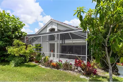 360 Pindo Palm Dr, Naples, FL 34104 - Photo 15