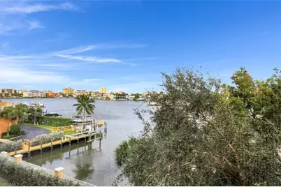 450 Launch Cir #404, Naples, FL 34108 - Photo 17
