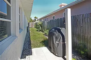 768 96th Ave N, Naples, FL 34108 - Photo 33