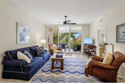 470 Launch Cir #V301, Naples, FL 34108 - Photo 7