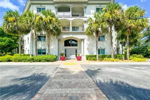 1100 Pine Ridge Rd, Naples, FL 34108 - Photo 3
