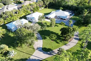 2950 Coach House Ln, Naples, FL 34105 - Photo 47